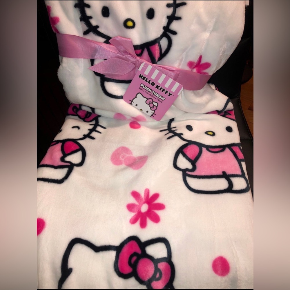 Hello kitty oversized throw blanket